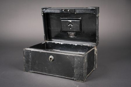 - Lot 249