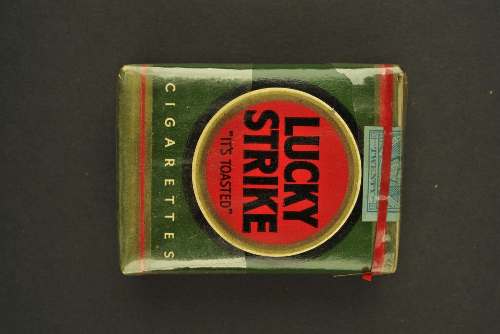 Paquet de cigarettes Lucky Strike vert