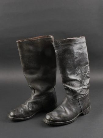 - Lot 373