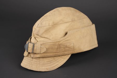 - Lot 698