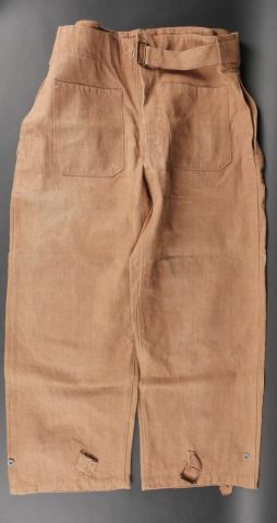 - Lot 698
