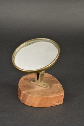 - Lot 828