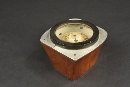 - Lot 829