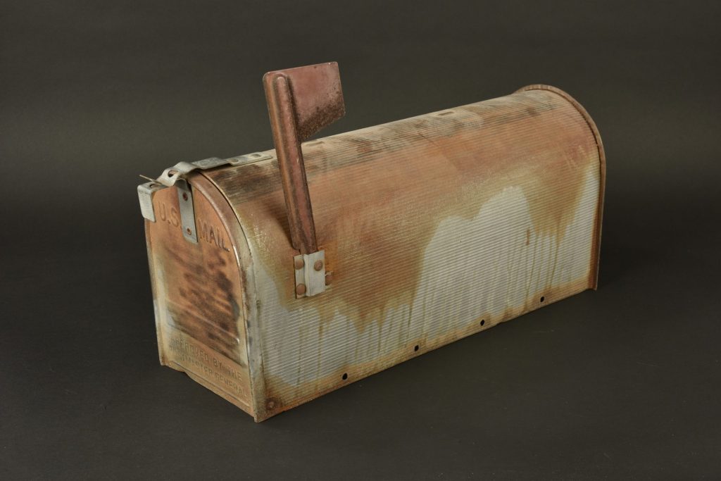 ANCIENNE ET BELLE BOITE A CIGARETTES EN BOIS EUR 15,00 - FR