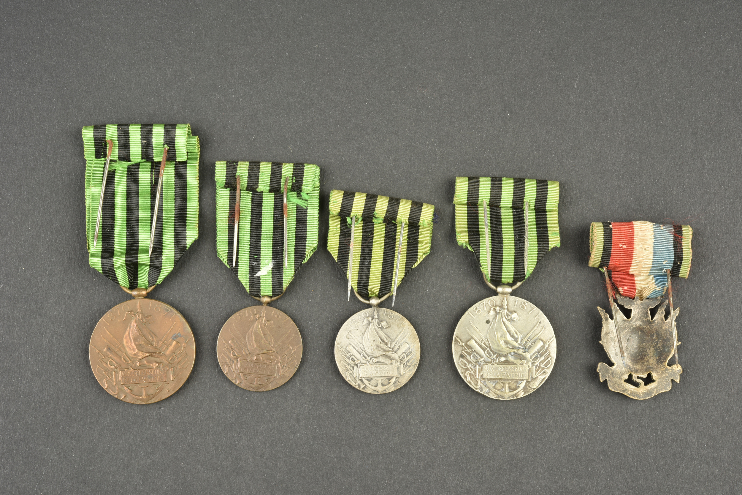 Collection de médailles militaires belges de première guerre mondiale l'un des soldats à l