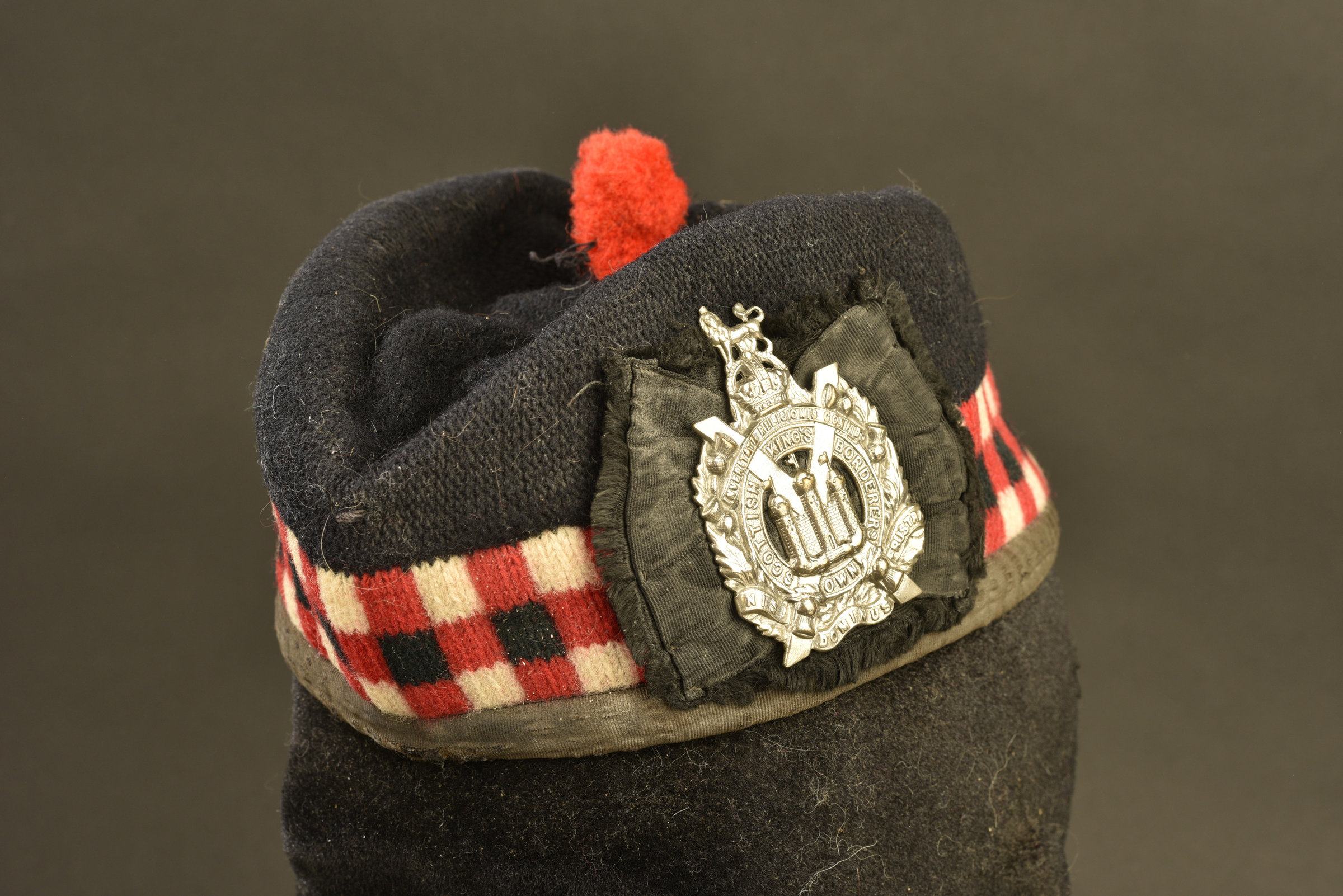 Bonnet Glengarry En Laine Écossaise - Toorie Rouge - Pour Piper, Cérémonie Ou Style Campagnard - Taille Au Choix