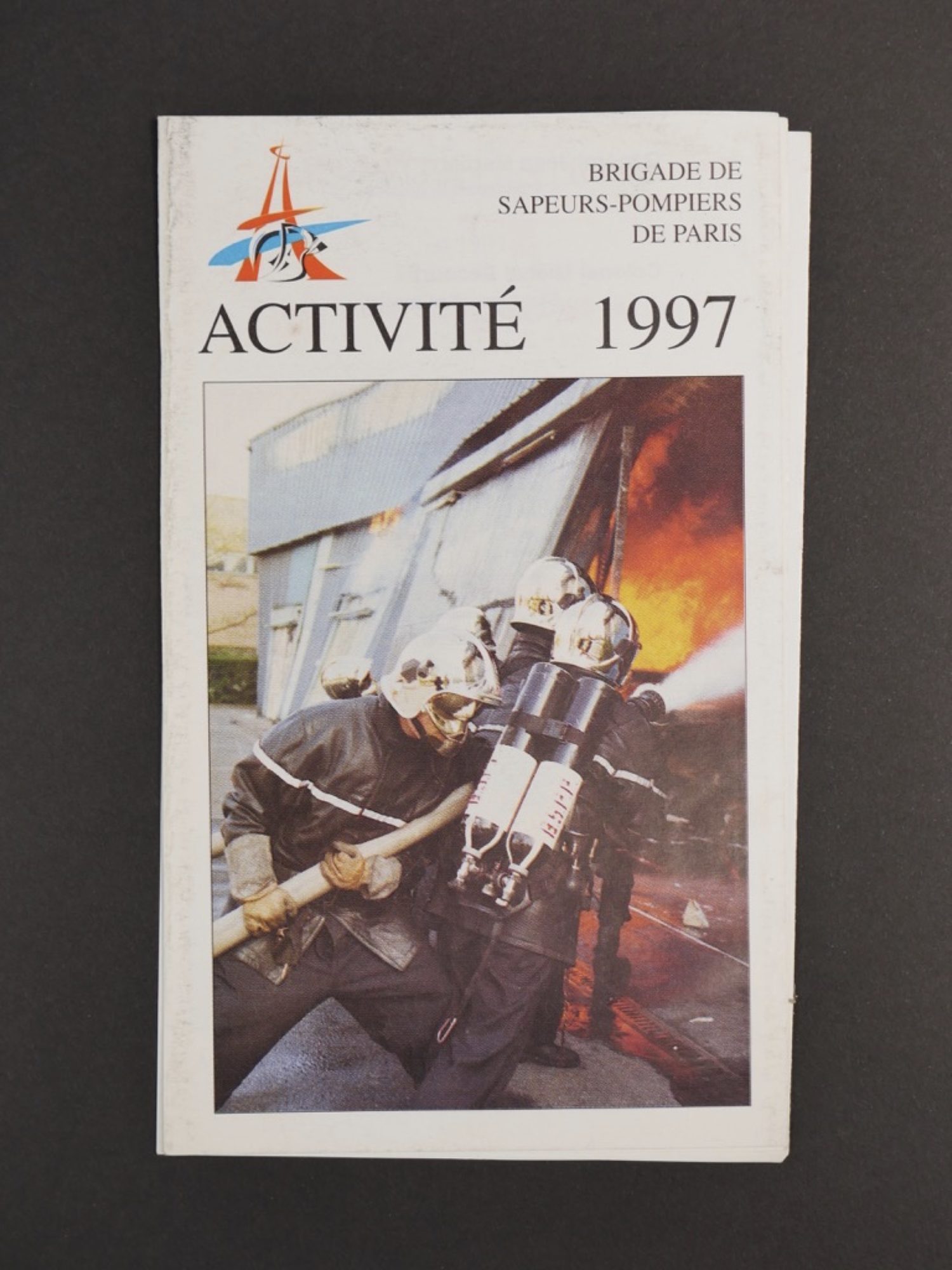 Lot de vêtements et matériel de sécurité - , les ventes