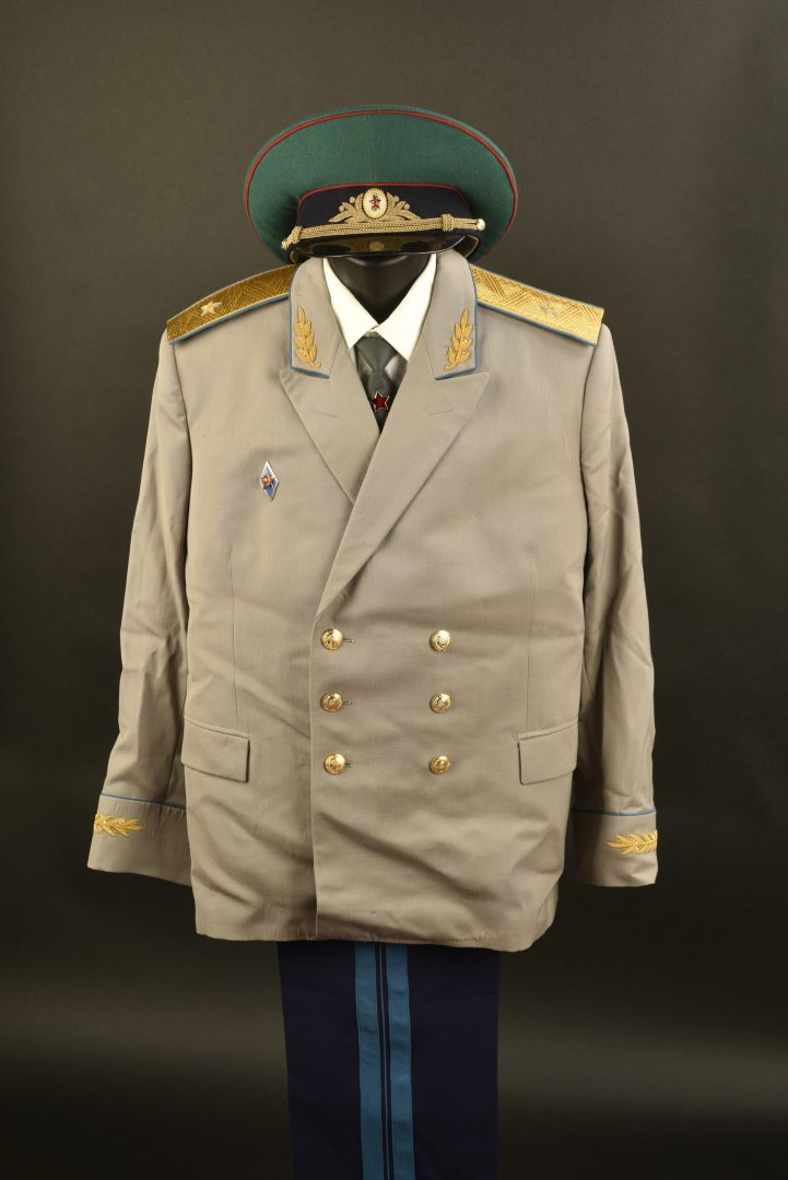 Veste Et Pantalon Militaire De Sortie Officier Belge - Tenue De Gala Armée De Terre