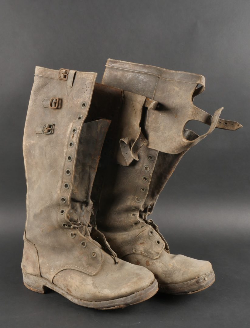 Paire de bottes anglaises de dispatch rider. Pair of British Dispatch ...