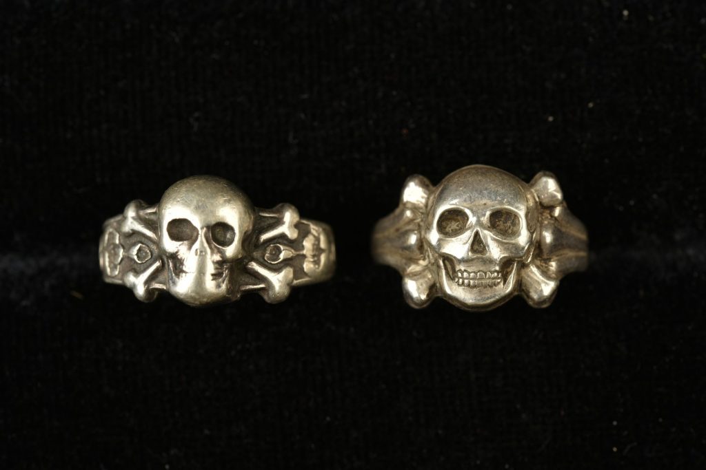 Bagues tete de mort. Totenkopf ring Aiolfi G.b.r.