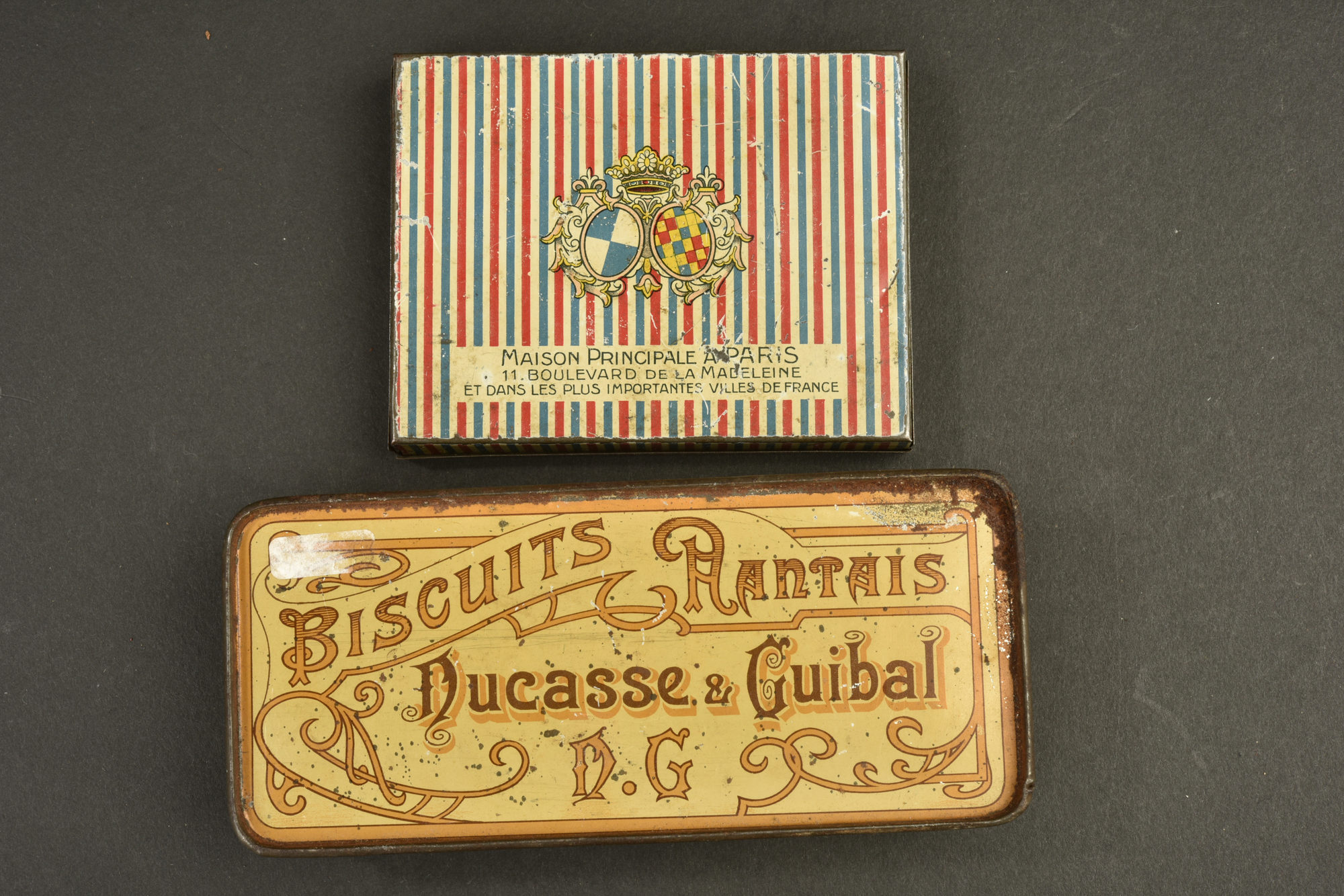 Ancienne Boîte à Biscuits En Tôle - Autorail Brun - Avant-guerre (état De Jeu)