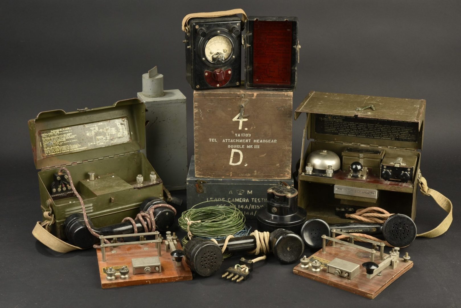 Ensemble d'accessoires radio britannique. Aiolfi G.b.r.