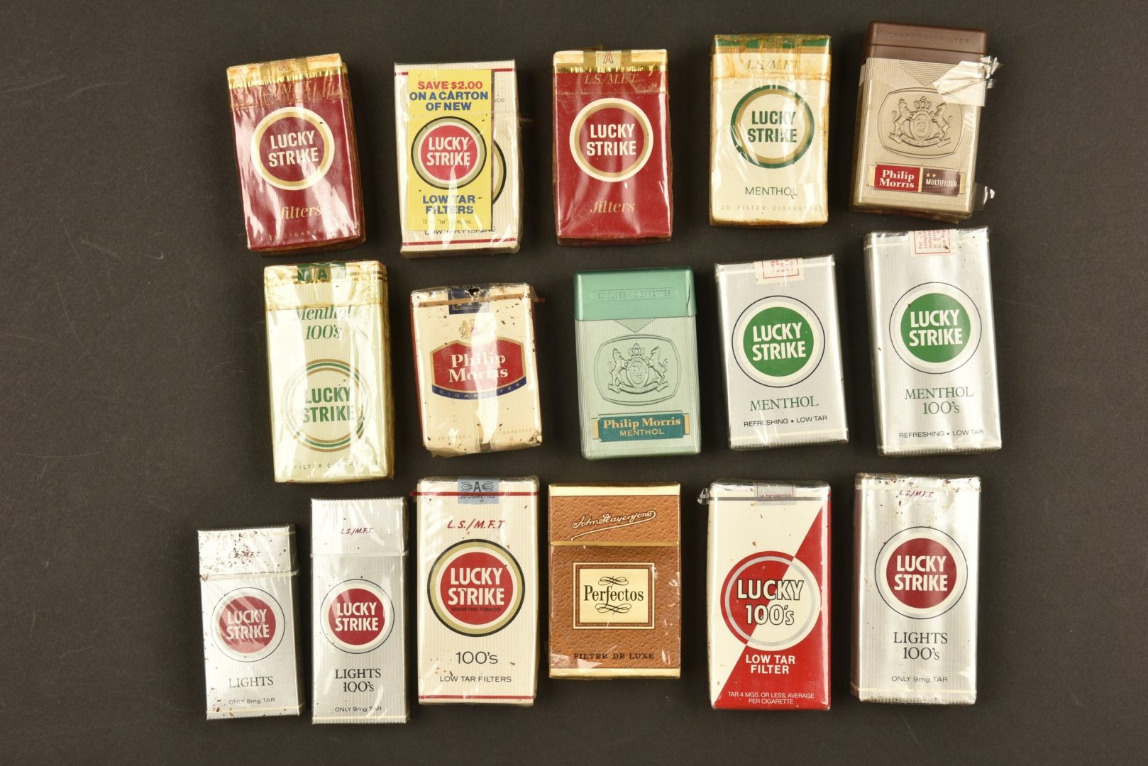 Important lot de paquets de cigarette américaine Aiolfi G.b.r.