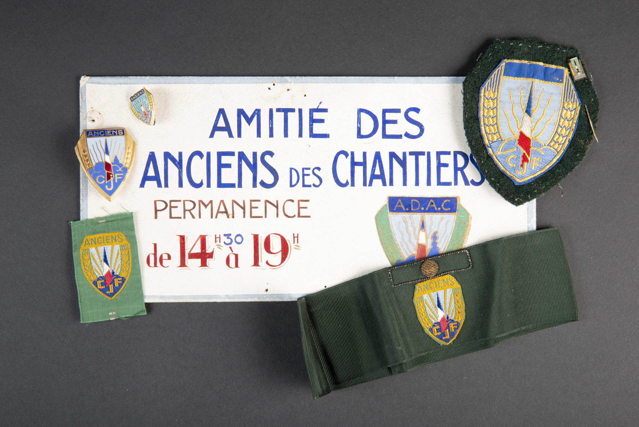 ANCIEN CHRIST ART Deco Benitier Augis Lyon EUR 20,00 - FR