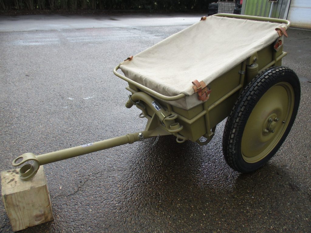 VÉHICULE MILITAIRE - Tracteur chenillé avec remorque - Allemand WW2 EUR