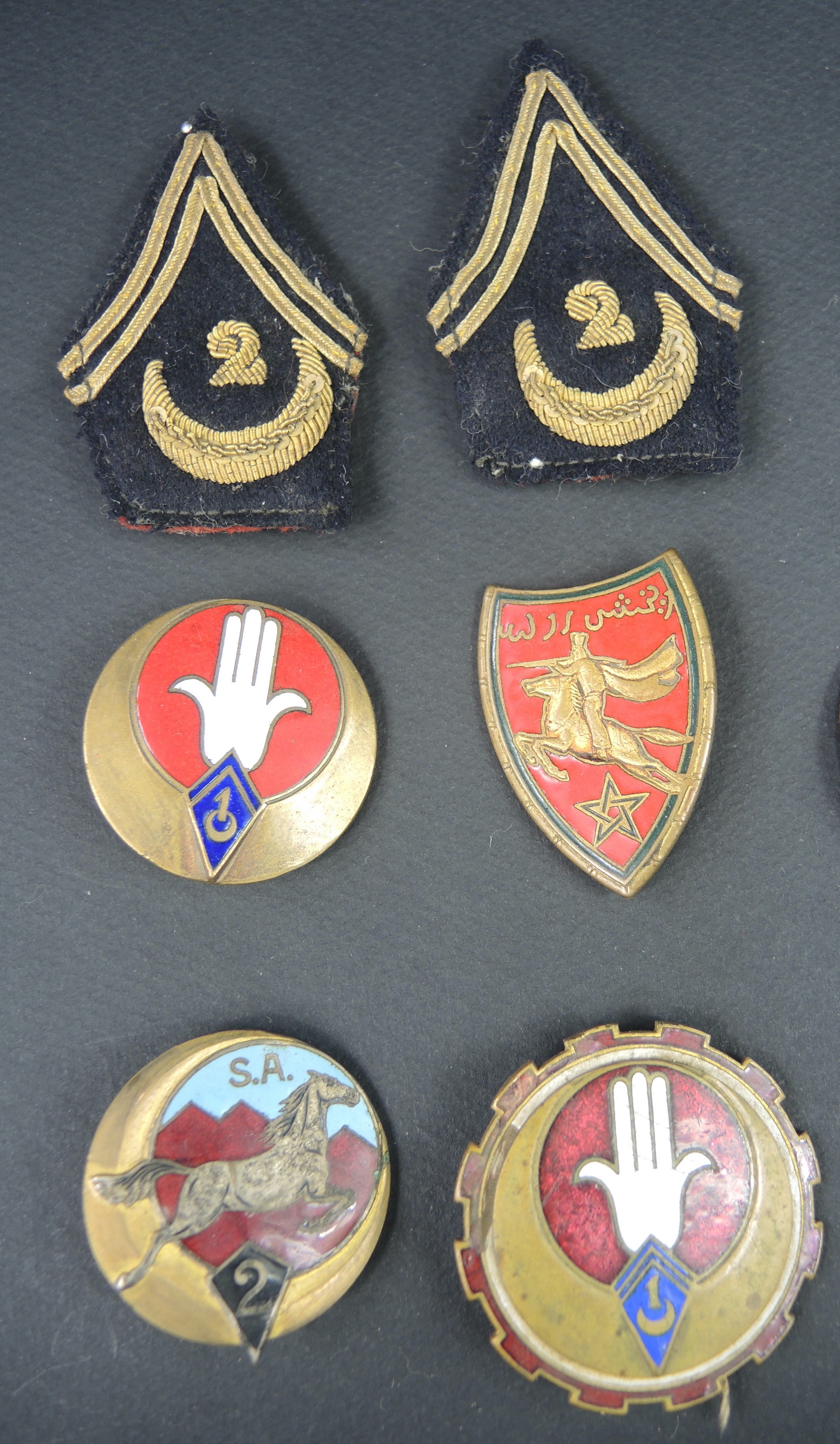 LOT DE 3 anciens petits soldats Spahis / Zouave en métal peint EUR 20