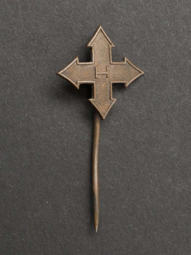 Insigne Des Croix Flechees Hongrois Hungarian Arrow Cross Badge insigne-des-croix-flechees-hongrois-hungarian-arrow-cross-badge