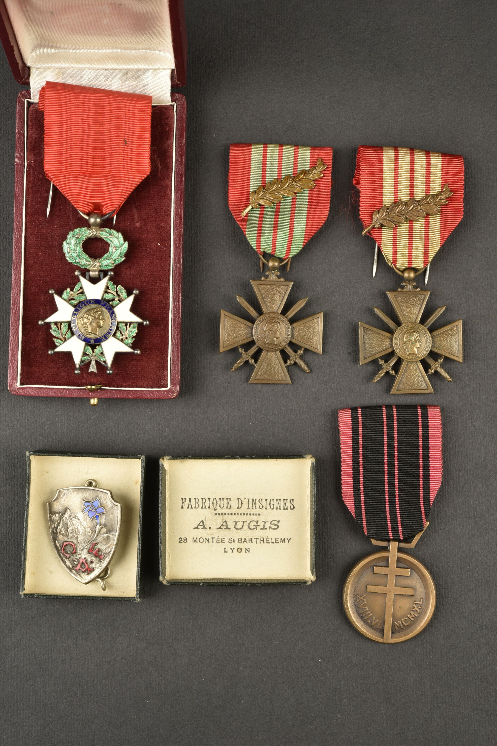 Coffret 24 Médailles – Collection Seconde Guerre Mondiale, Bronze, Thème Les Merveilles Du Monde