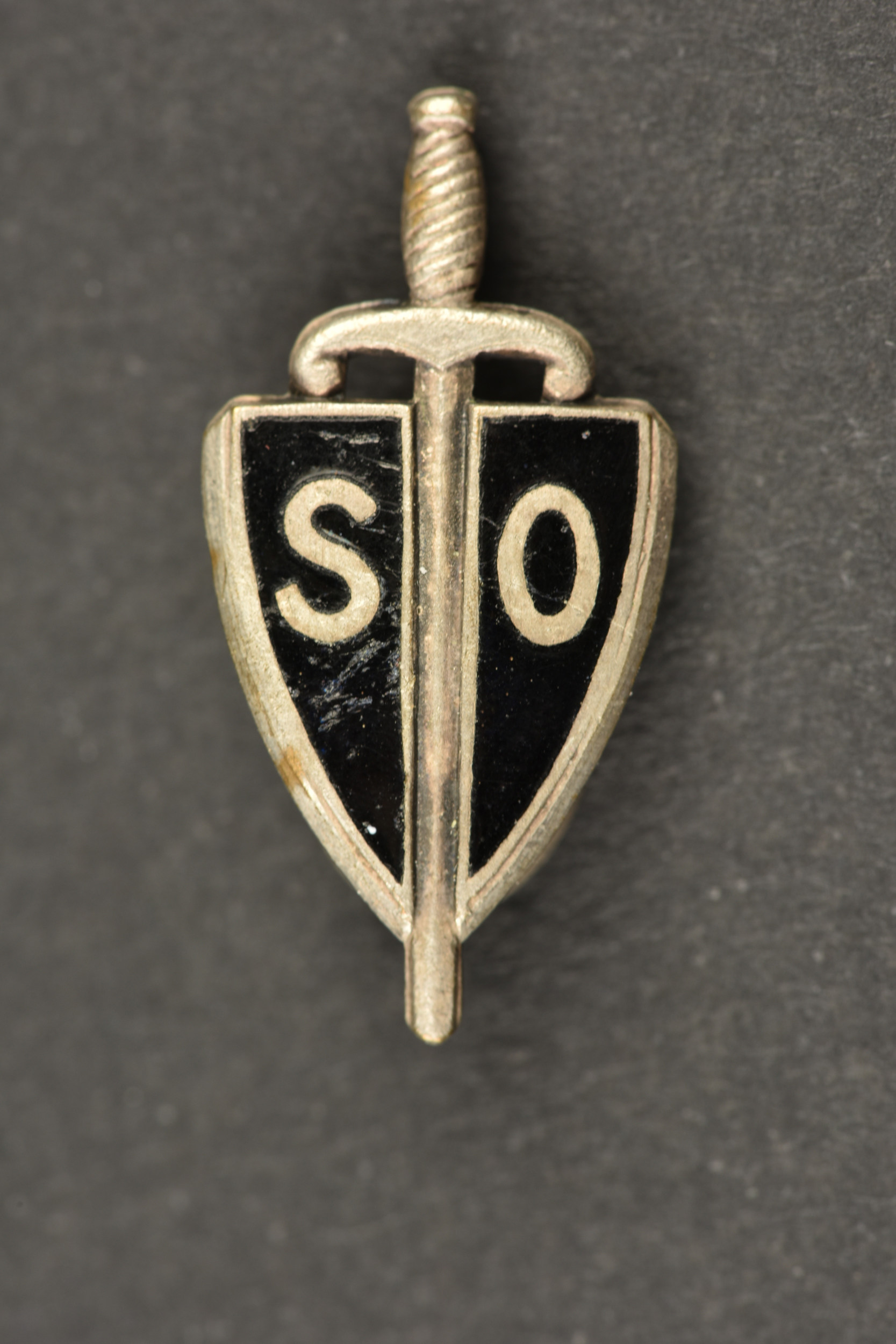 Insigne de boutonnière de l'Association politique des Croix de Feu (1927-1936